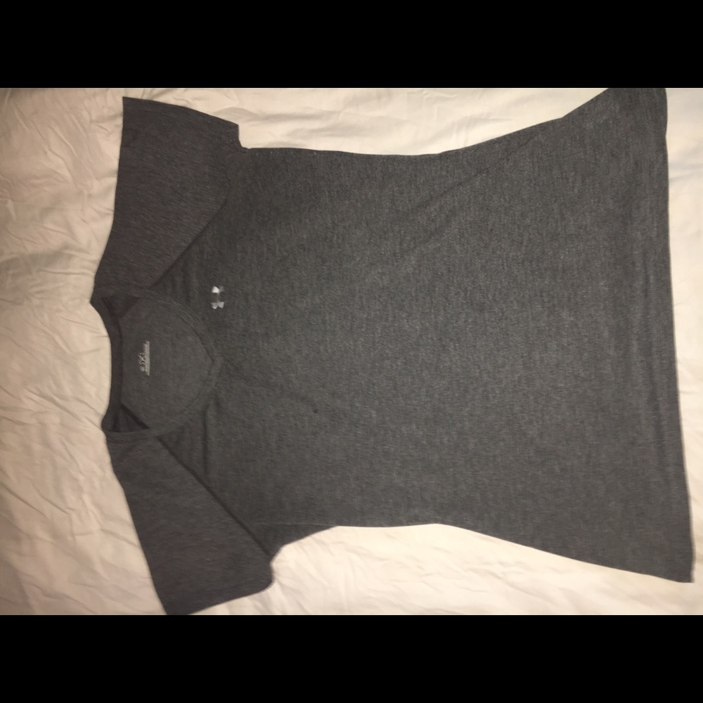 Under Armour vneck tee